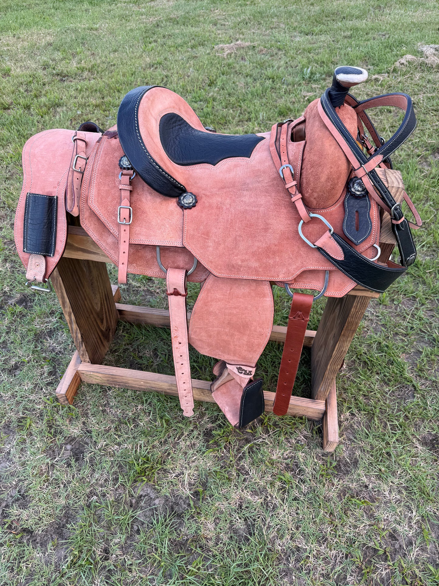 Premium Team Roping Saddle Package – Roughout Leather with Black Cayman Bicycle Seat & Matching Tack Set