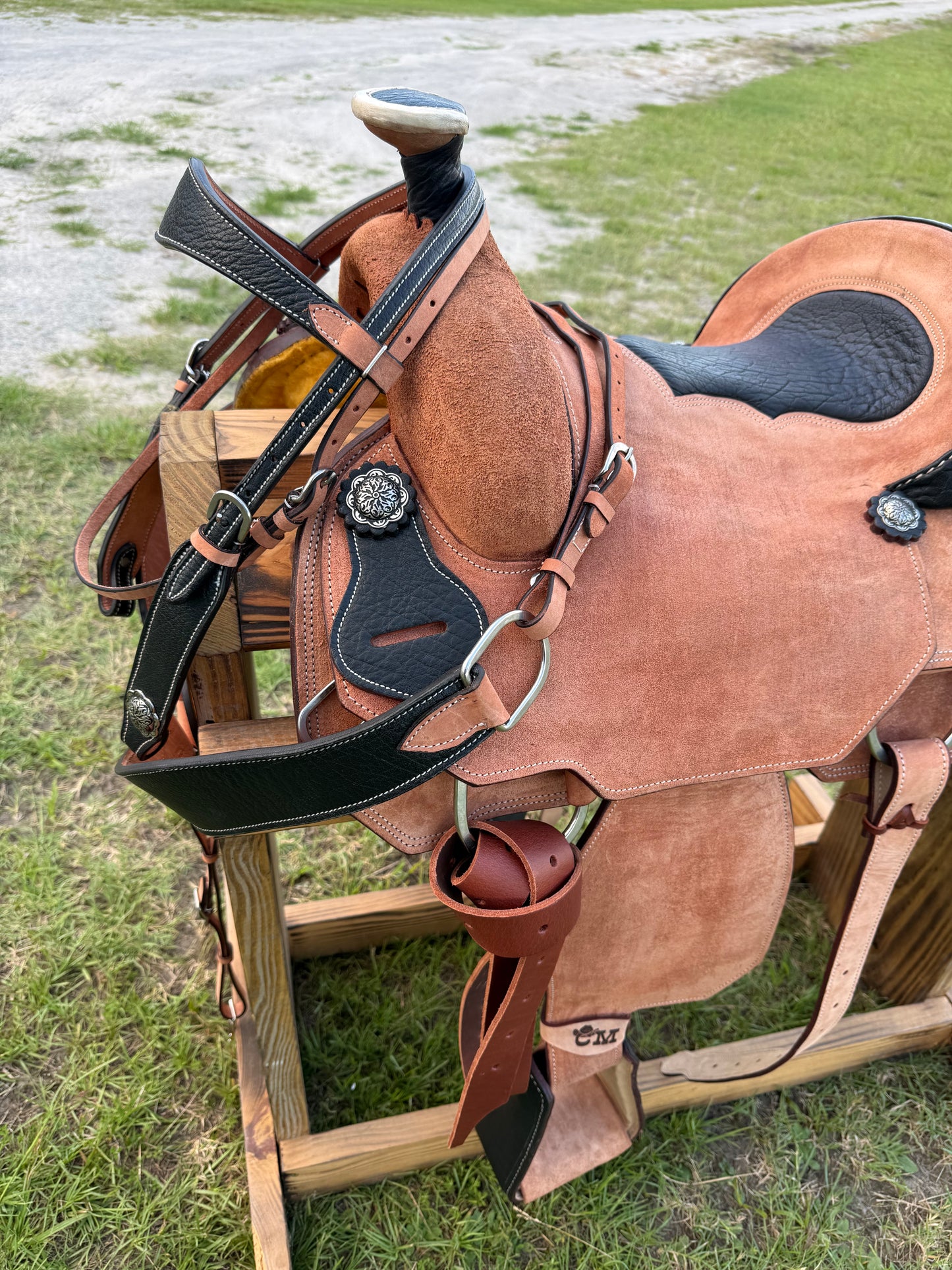 Premium Team Roping Saddle Package – Roughout Leather with Black Cayman Bicycle Seat & Matching Tack Set