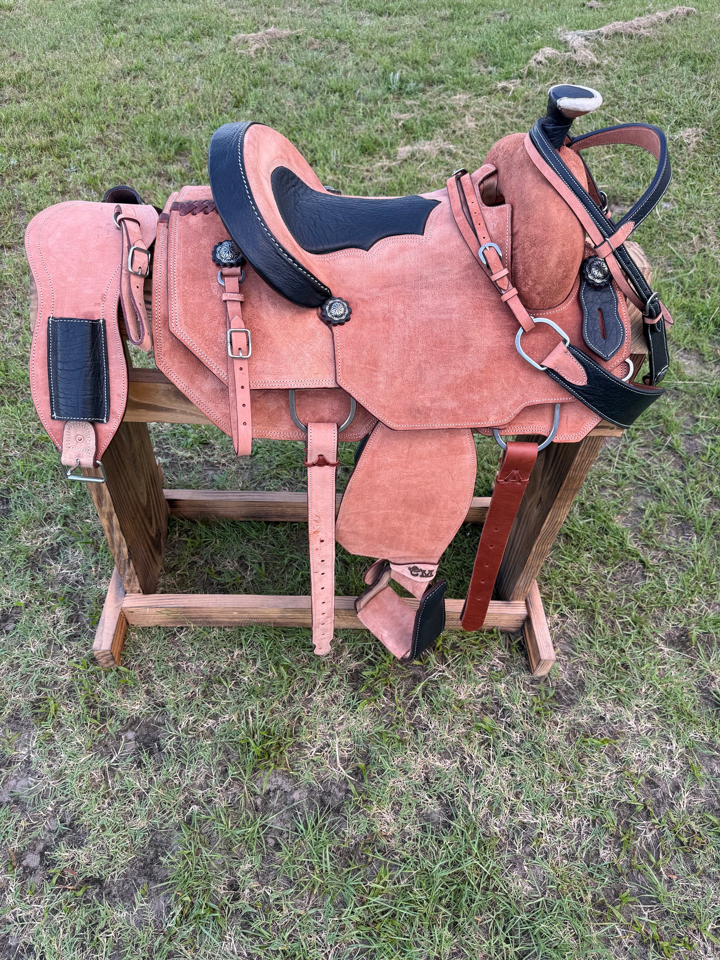 Premium Team Roping Saddle Package – Roughout Leather with Black Cayman Bicycle Seat & Matching Tack Set