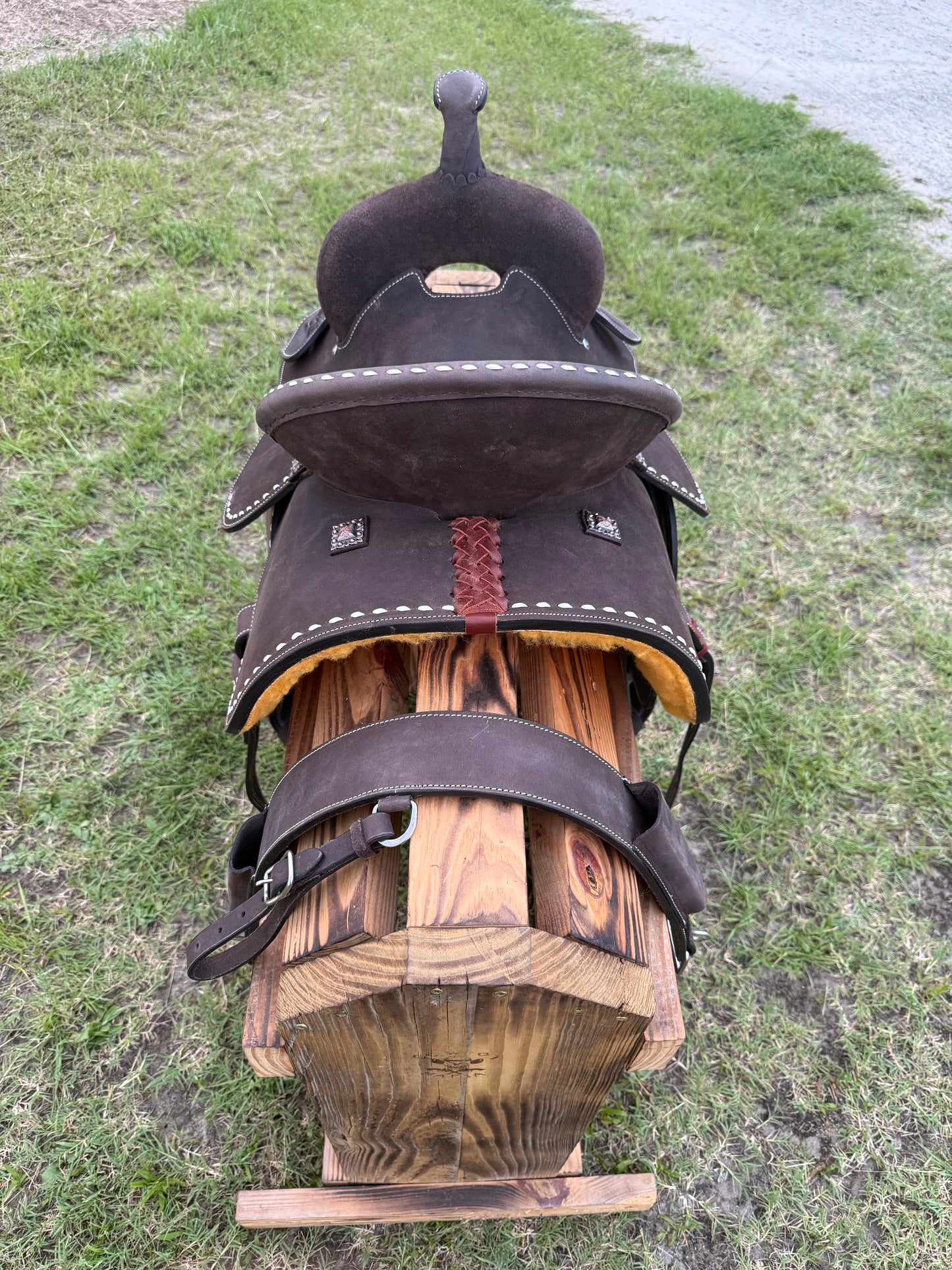 Chocolate Roughout Barrel Racing Saddle with White Buck Stitching & Back Cinch